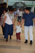 Aamir Kapoor snapped with Kiran Rao and Azad at airport in Mumbai on 8th March 2015